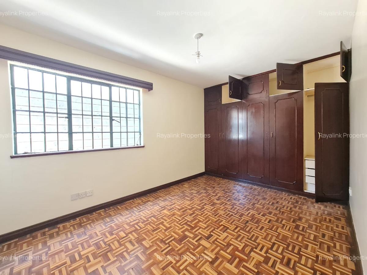 4 Bed Townhouse with En Suite at Spring Valley - 16