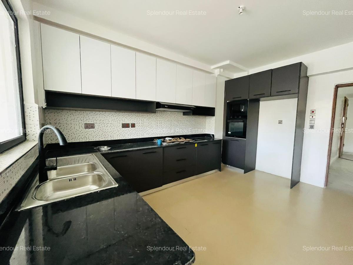 5 Bed Apartment with En Suite at 3Rd Parklands - 10