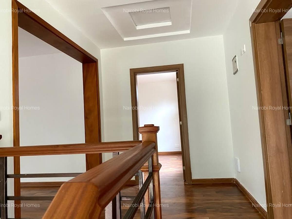 5 Bed Townhouse with En Suite at Lavington Green - 11
