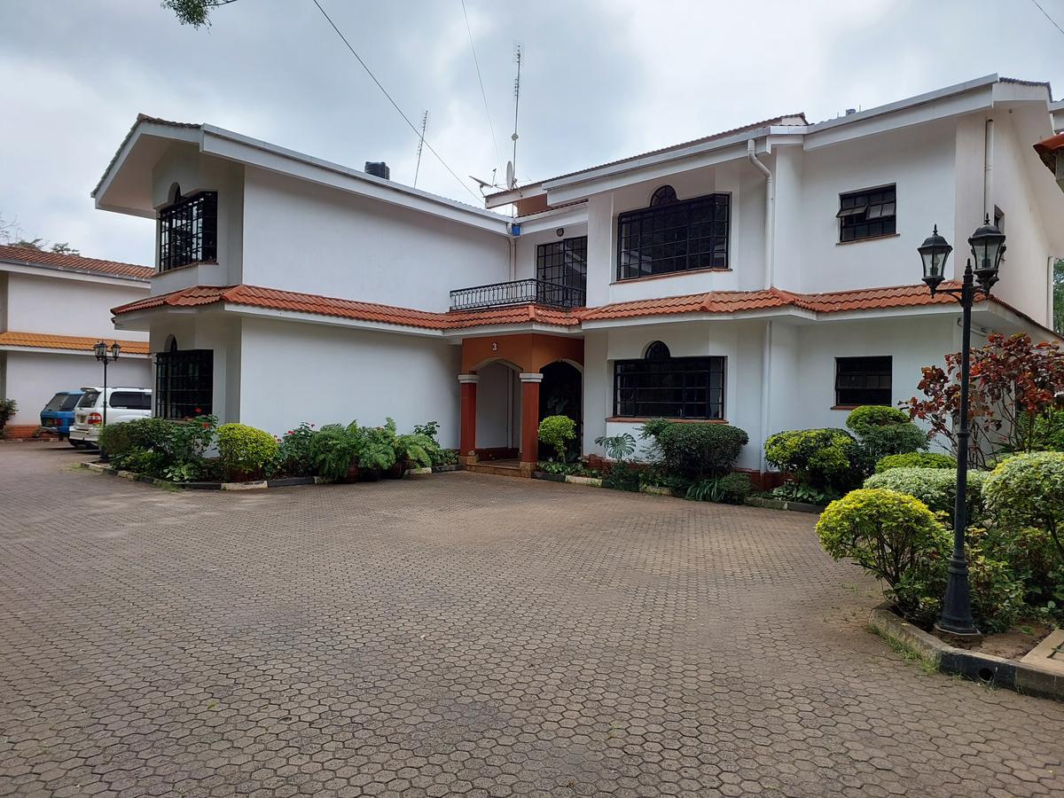 5 Bed Villa with En Suite at Jacaranda Avenue - 2