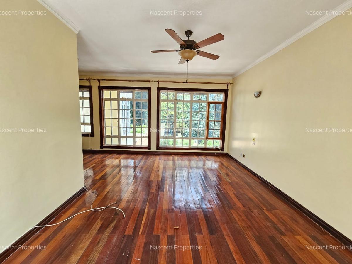 4 Bed Townhouse with En Suite in Kyuna - 13