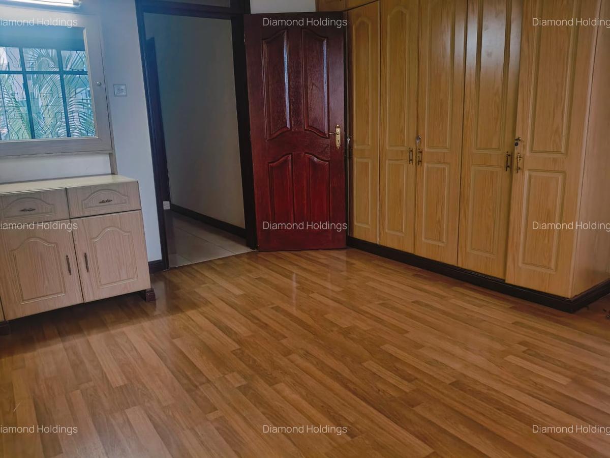 4 Bed Apartment with En Suite at Parklands - 9