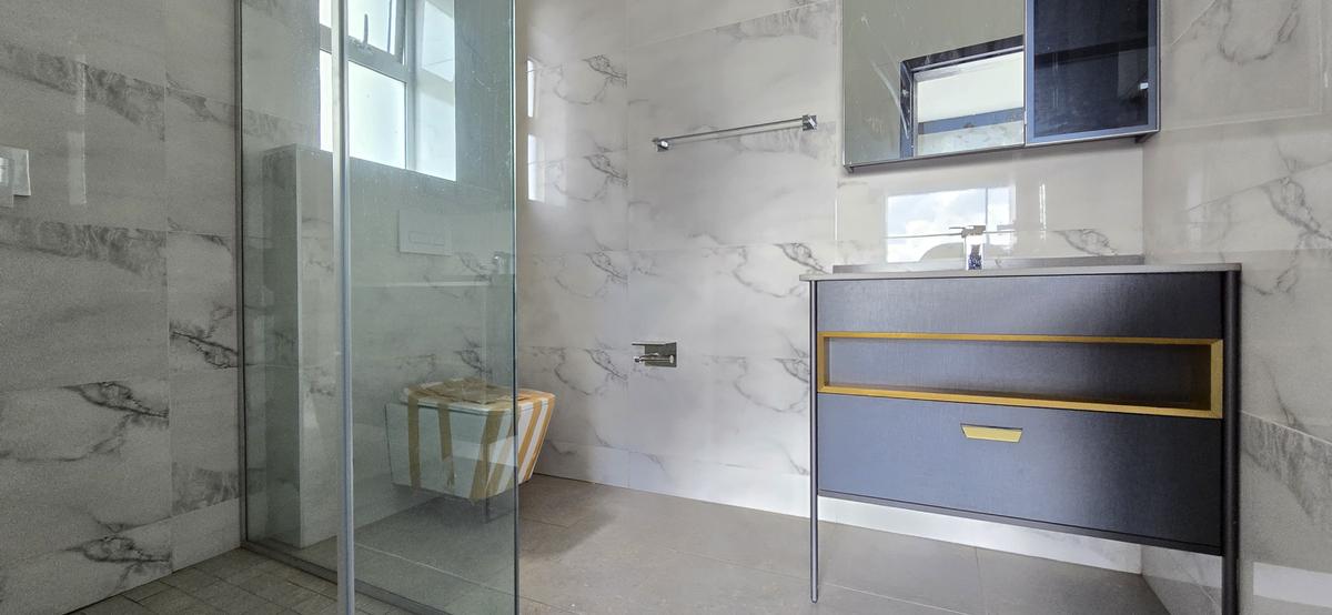 2 Bed Apartment with En Suite at Riverside Dr - 12
