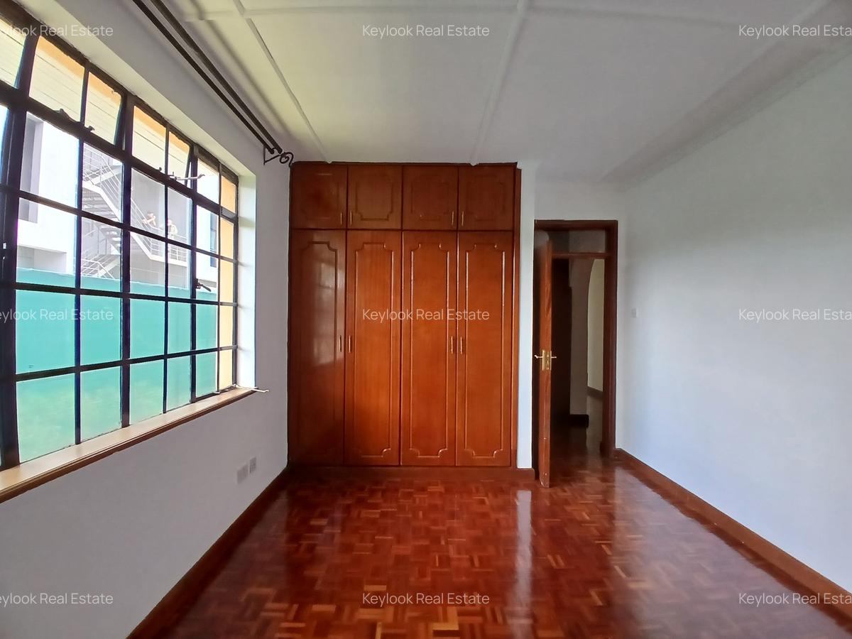 4 Bed Townhouse with En Suite at Lavington Green - 6