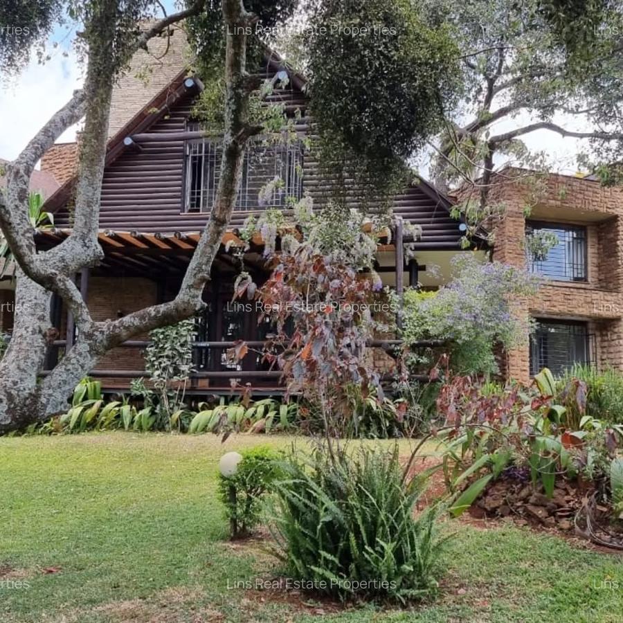 4 Bed Townhouse with En Suite in Lake View - 3