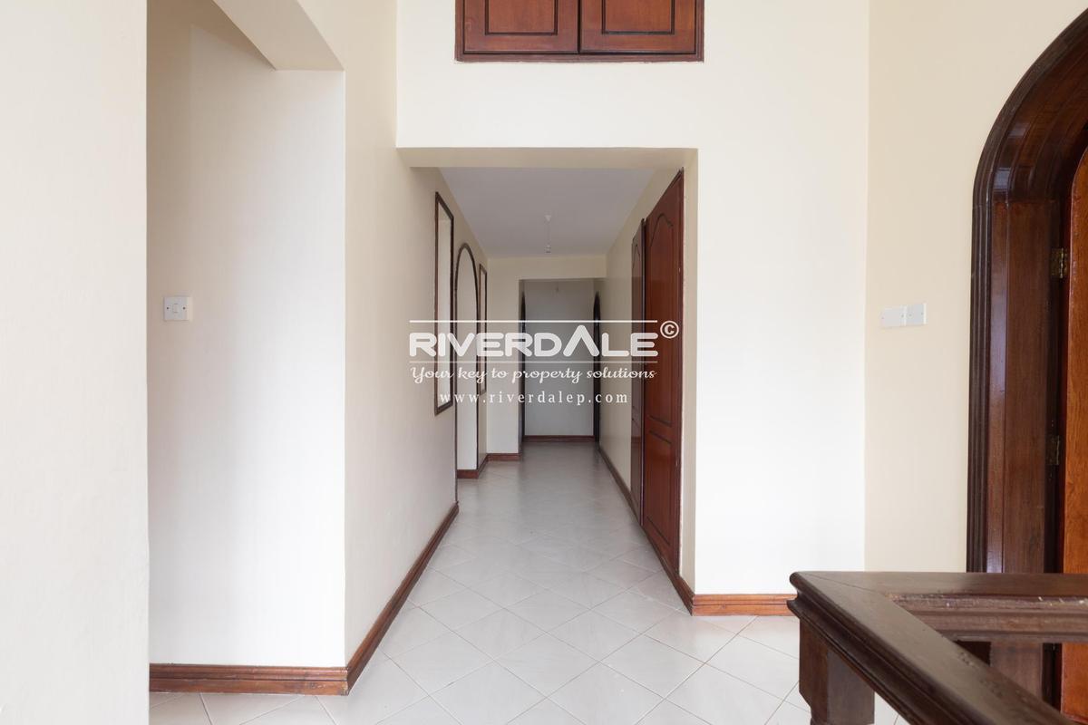 5 Bed Townhouse with En Suite in Riverside - 7