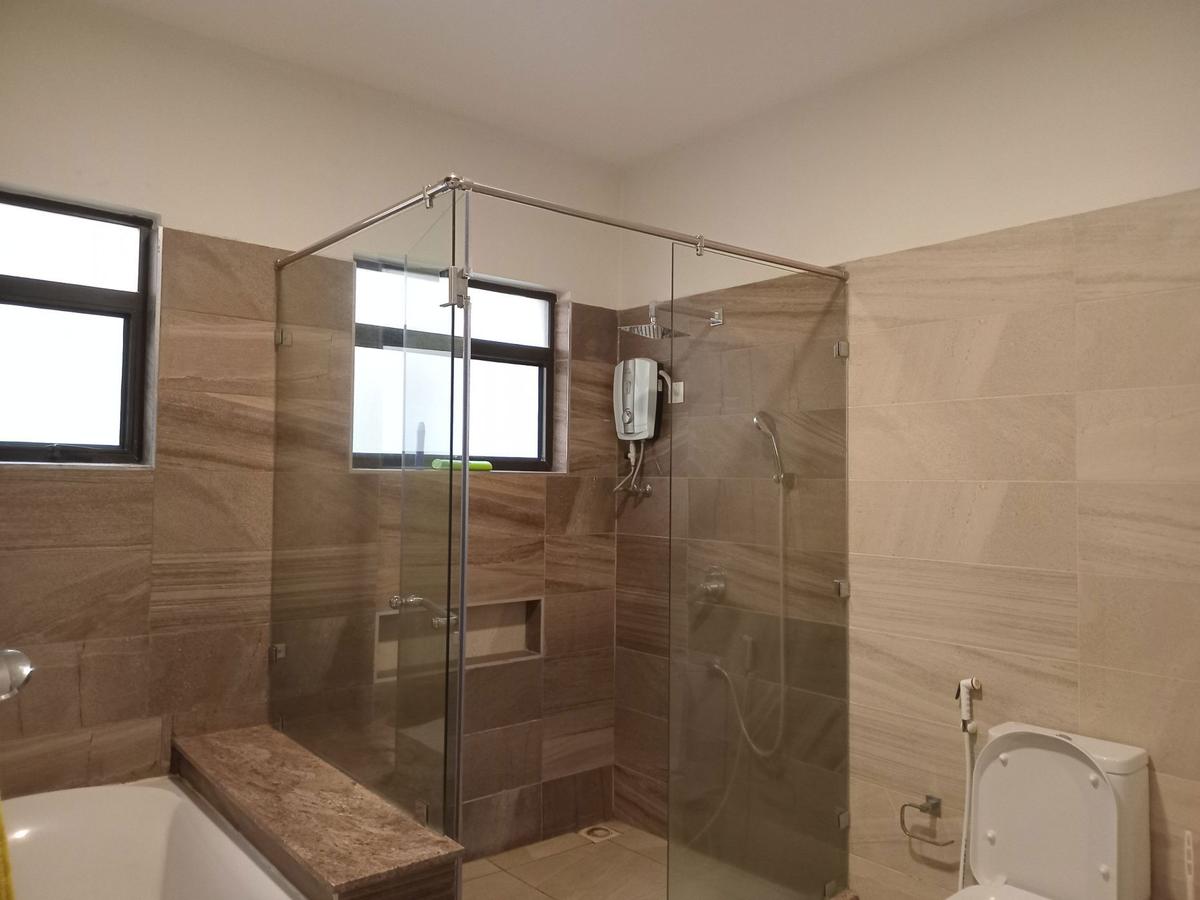 3 Bed Apartment with En Suite in General Mathenge - 10
