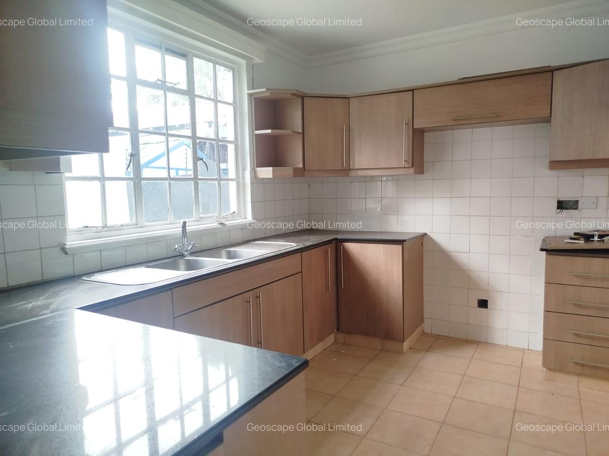 3 Bed Apartment with En Suite in Muthaiga - 4