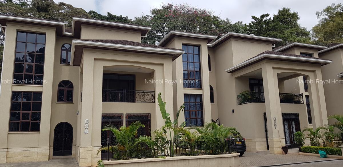 5 Bed Townhouse with En Suite at Lavington Road 455 - 2