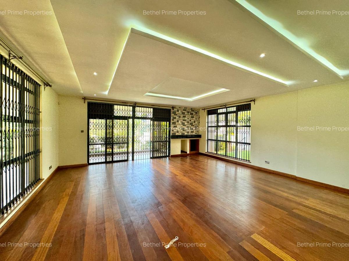 6 Bed Townhouse with En Suite in Nyari - 12