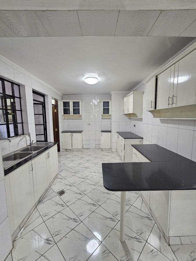 3 Bed Apartment with En Suite at Parklands Estate - 5