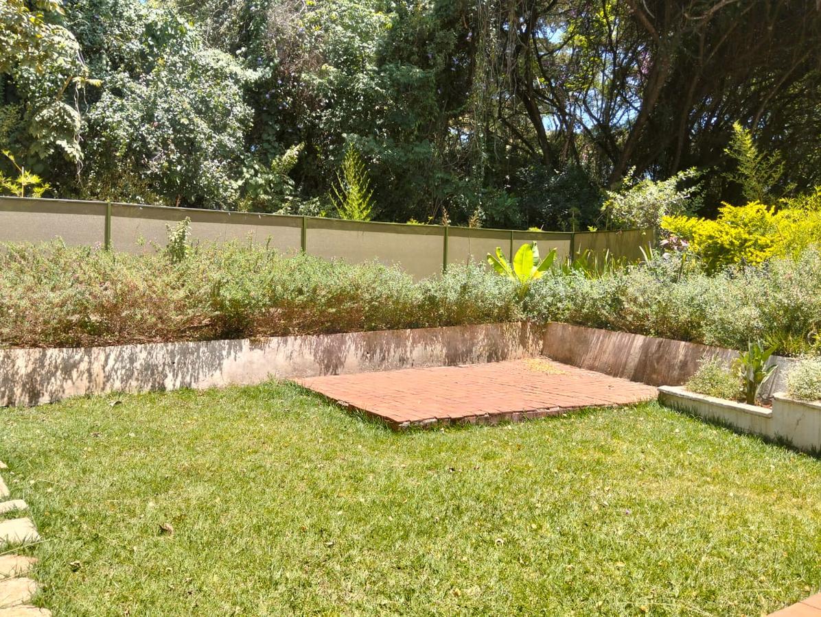 1 Bed House with En Suite at Karen - 9
