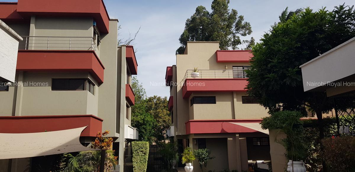 5 Bed Townhouse with En Suite at Convent Drive - 1