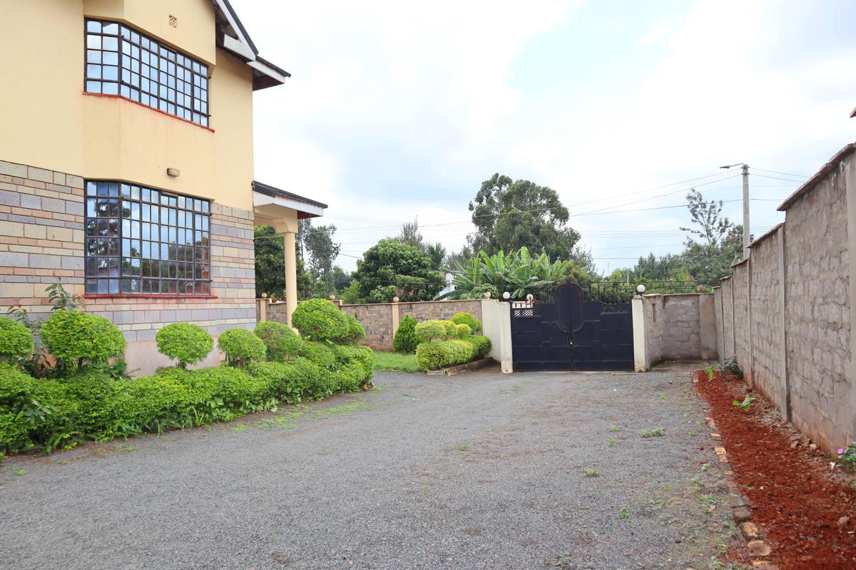 5 Bed House with En Suite at Safari Park Avenue - 3