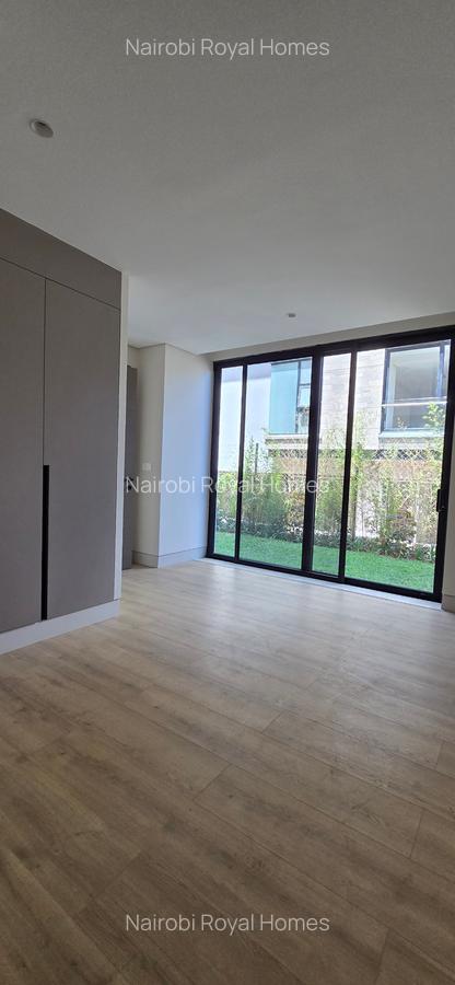 5 Bed Townhouse with En Suite at Grovelia Grove - 15