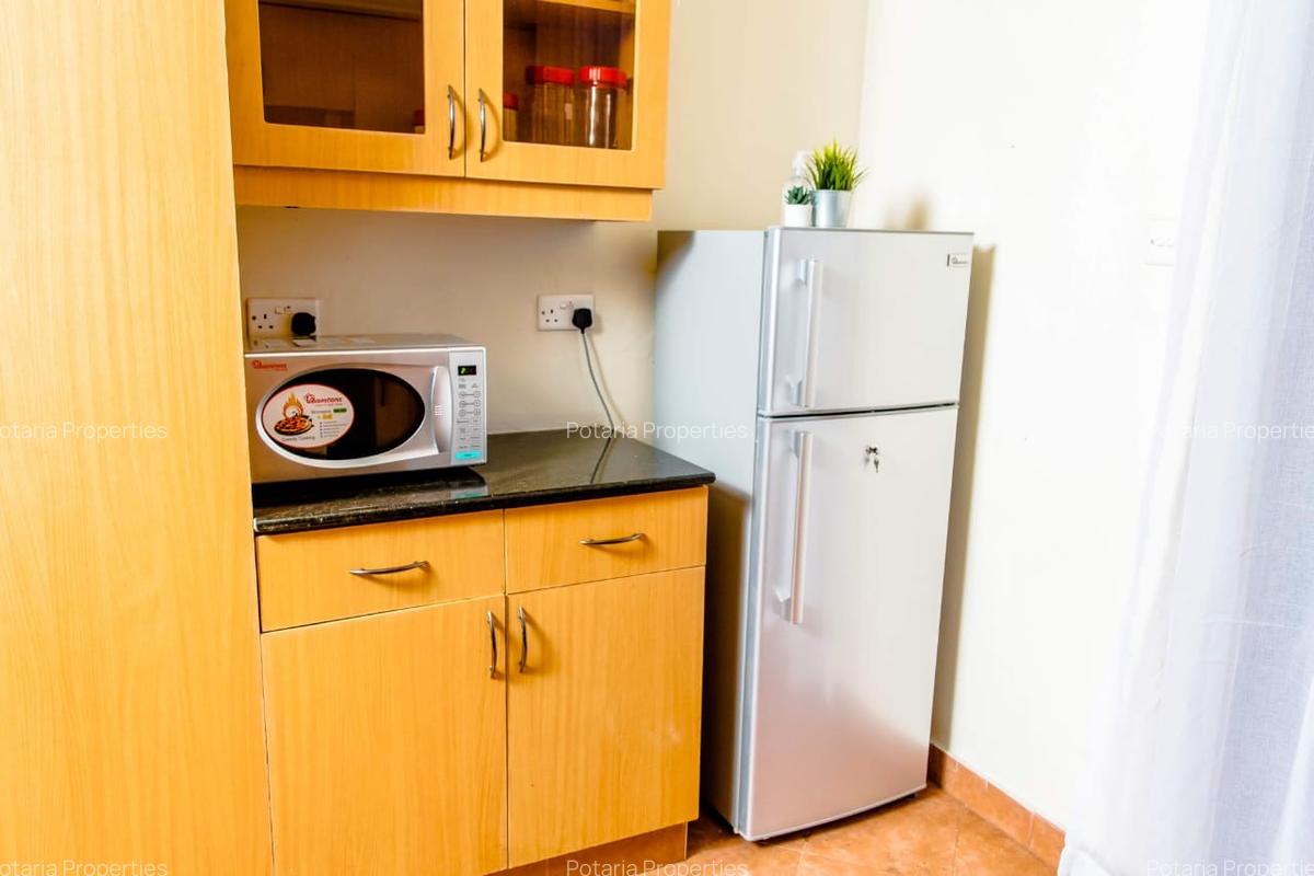 Serviced 2 Bed Apartment with En Suite in Westlands Area - 12