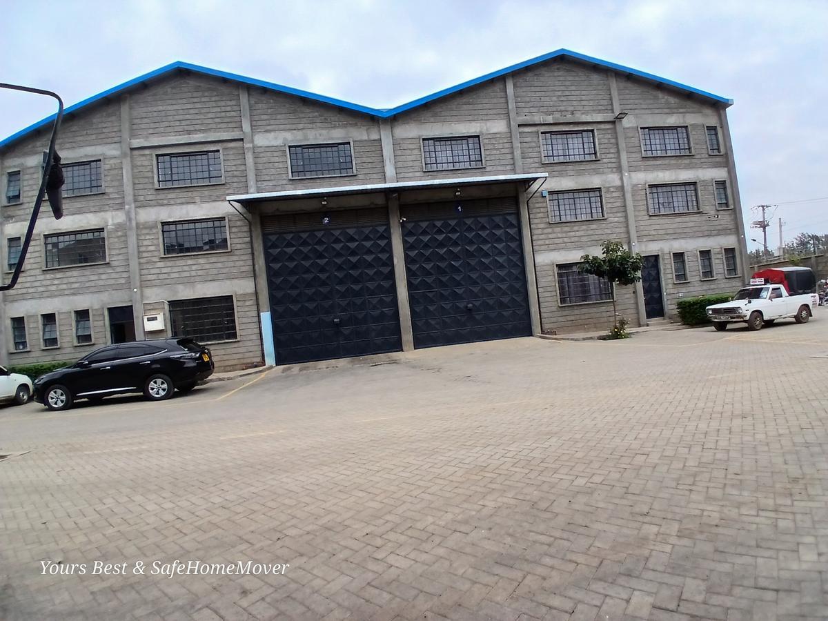 6,500 ft² Warehouse with Service Charge Included at Gateway Mall - 1