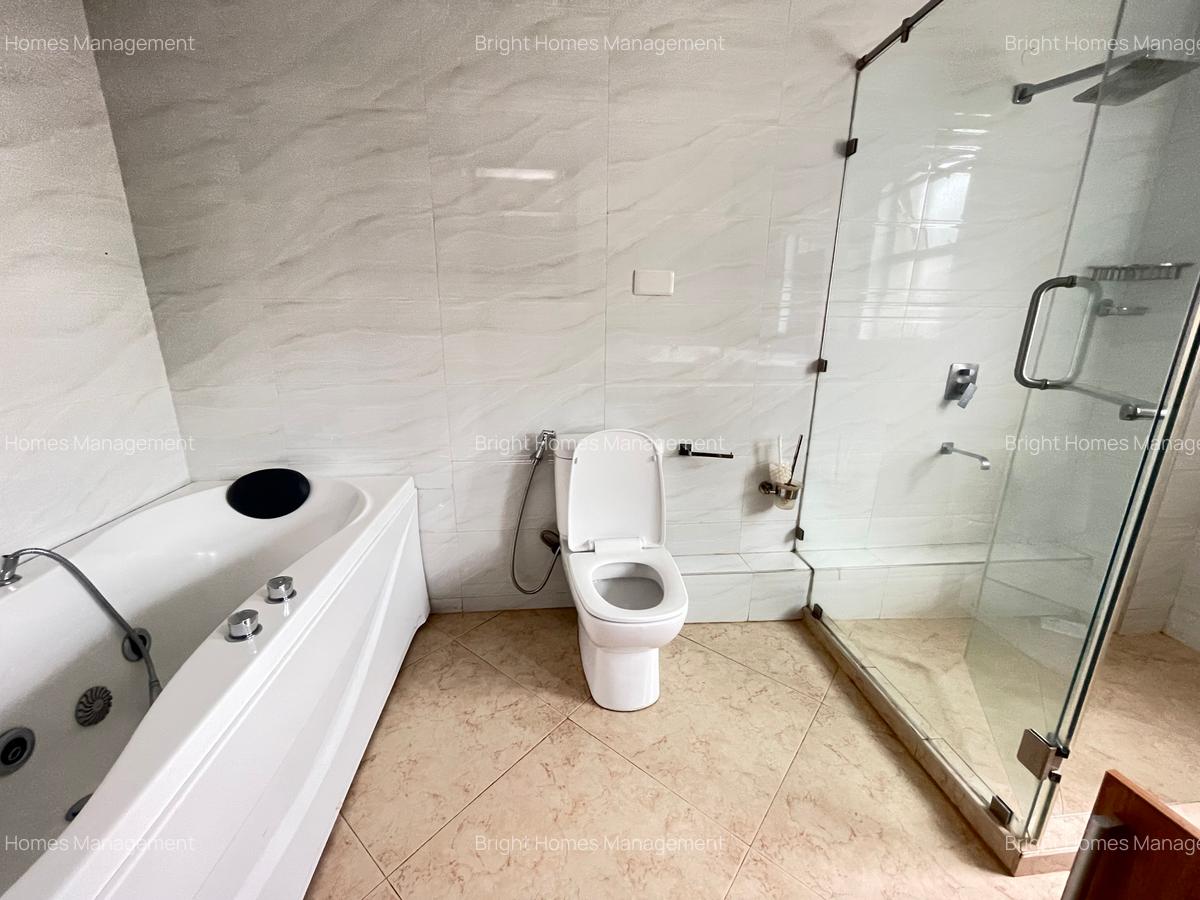 5 Bed Townhouse with En Suite in Lavington - 12