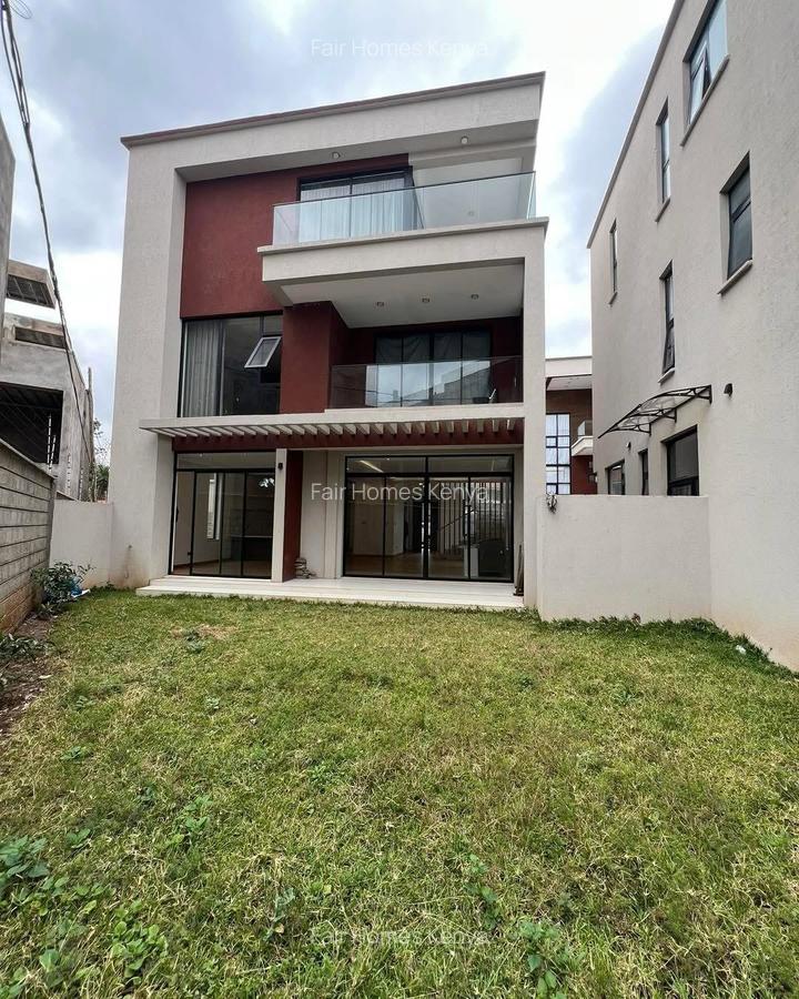 5 Bed Townhouse with En Suite at Lavington Green - 6