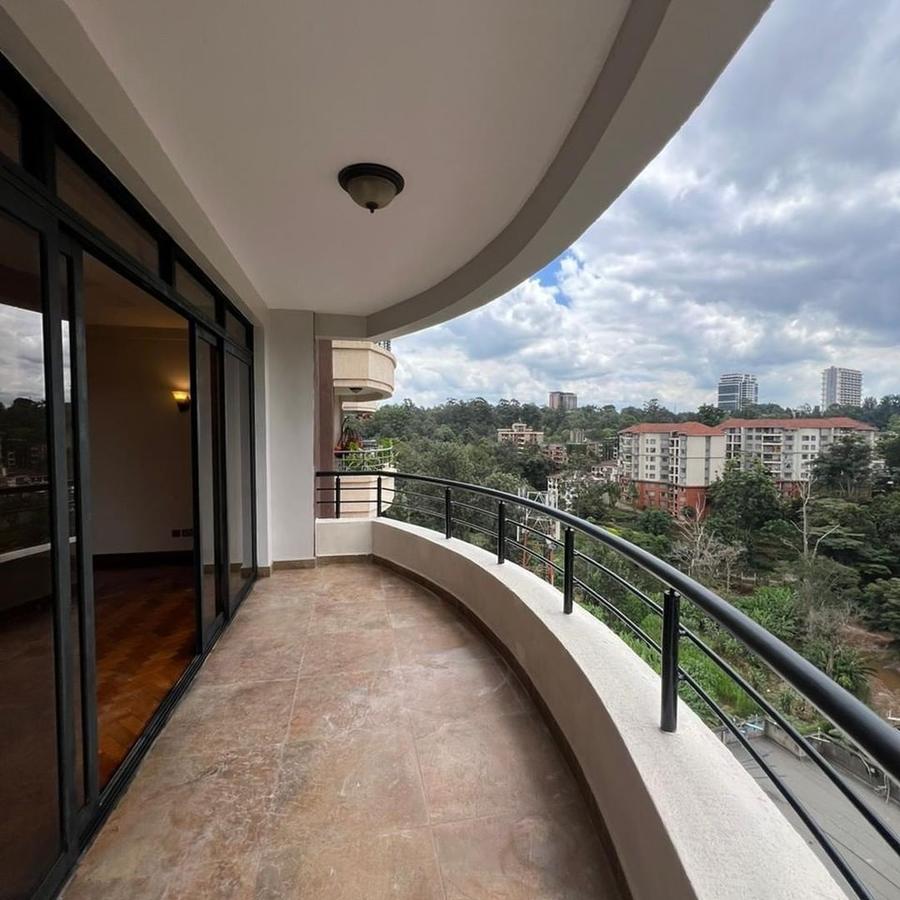 4 Bed Apartment with En Suite at Riverside Drive - 1