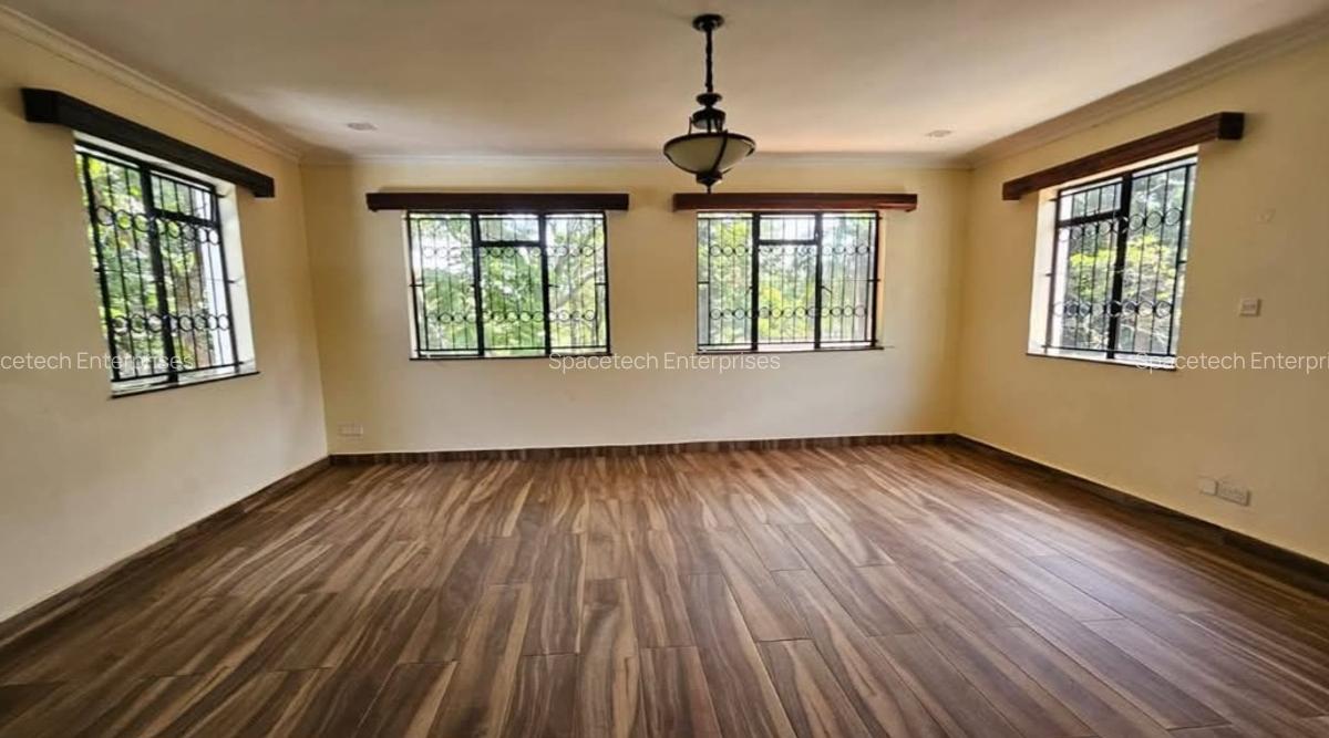 4 Bed House with En Suite in Runda - 9