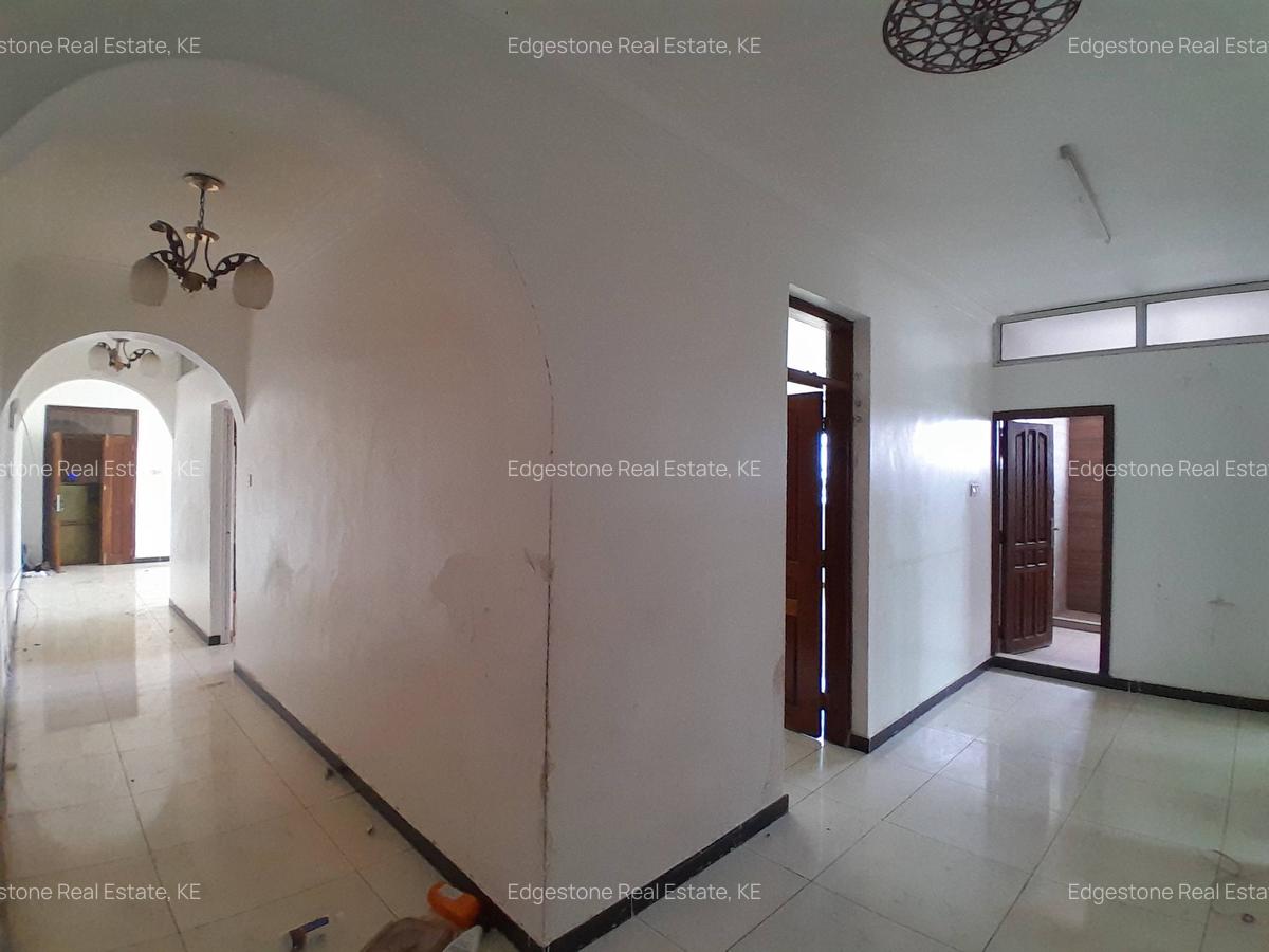3 Bed Apartment with En Suite in Mombasa CBD - 11