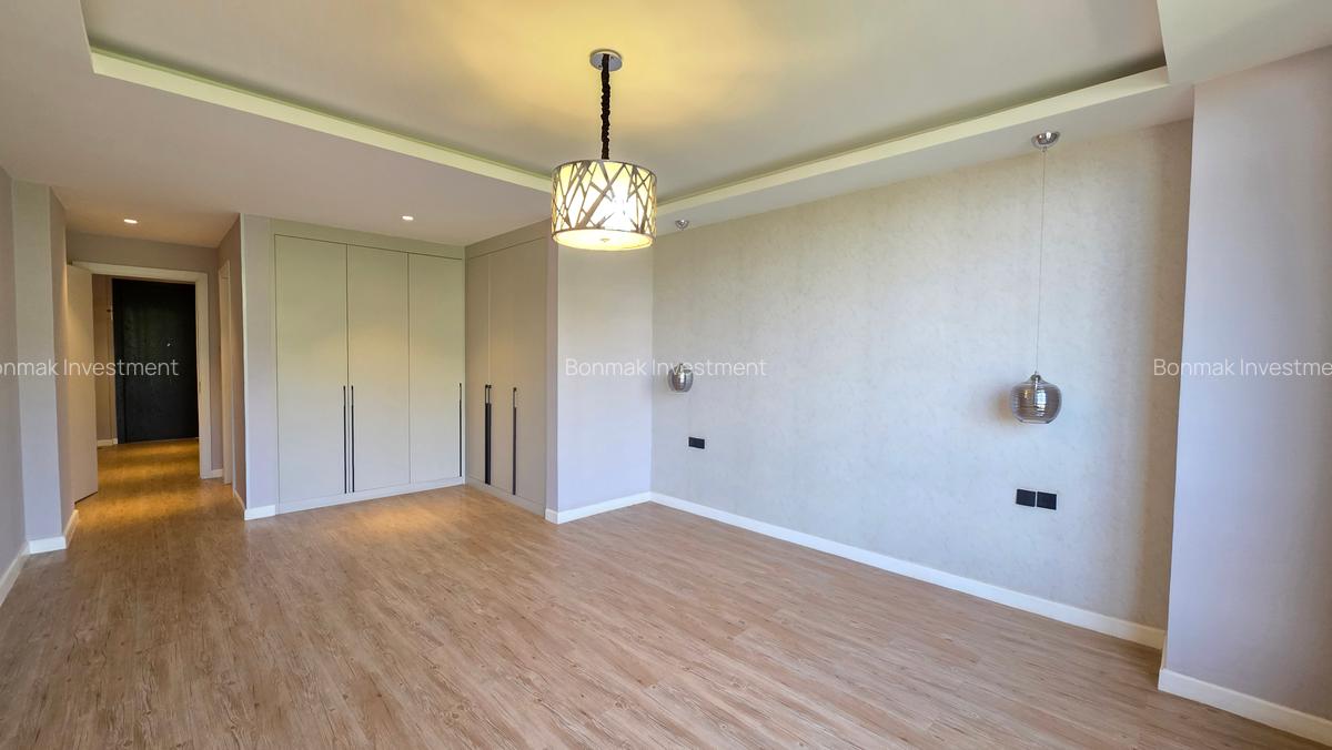 3 Bed Apartment with En Suite at Brookside Drive. - 16