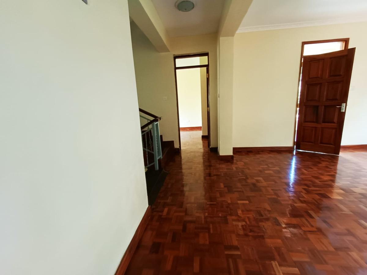 4 Bed House with En Suite in Lavington - 16