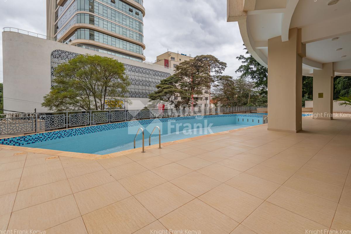 Serviced 2 Bed Apartment with En Suite at Lantana Road - 10