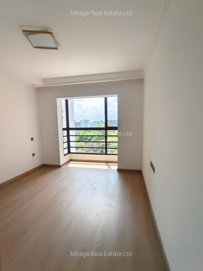 2 Bed Apartment with Swimming Pool in Riverside - 14