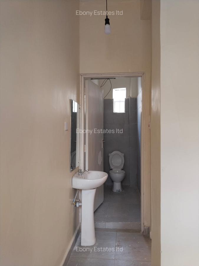 Bedsitter in Lavington - 3