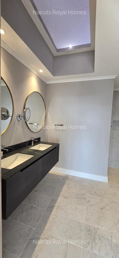 5 Bed Townhouse with En Suite at Palm Valley - 17