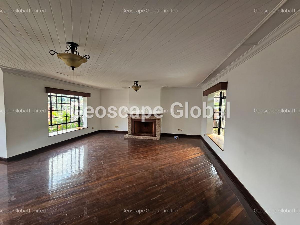 5 Bed Townhouse with En Suite in Spring Valley - 9