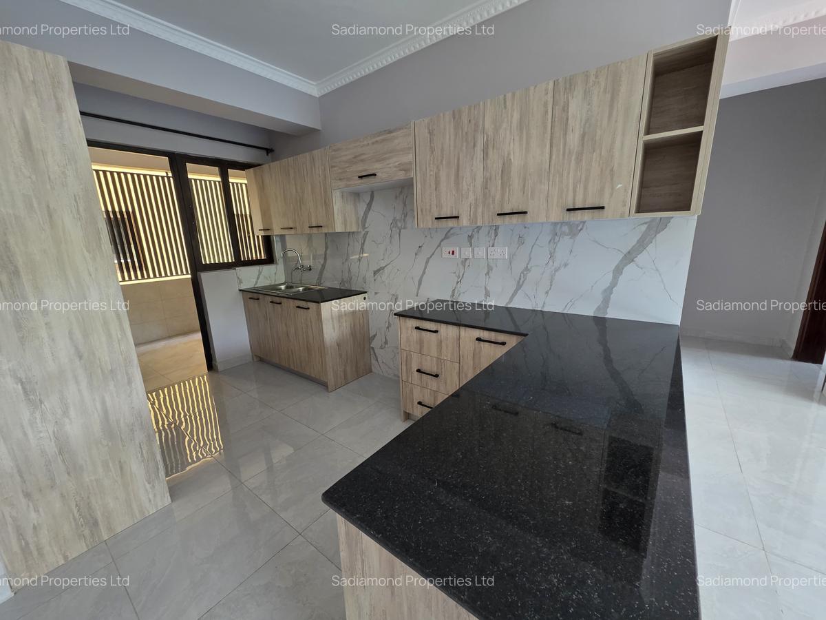 2 Bed Apartment with En Suite in Brookside - 1