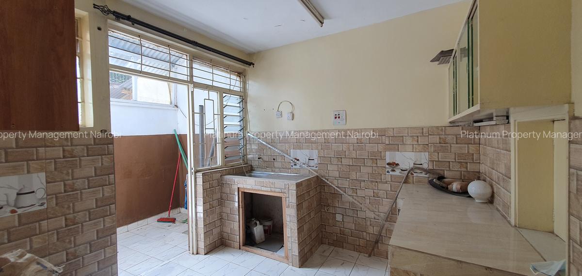 4 Bed House with Garden at Mpaka Rd - 10