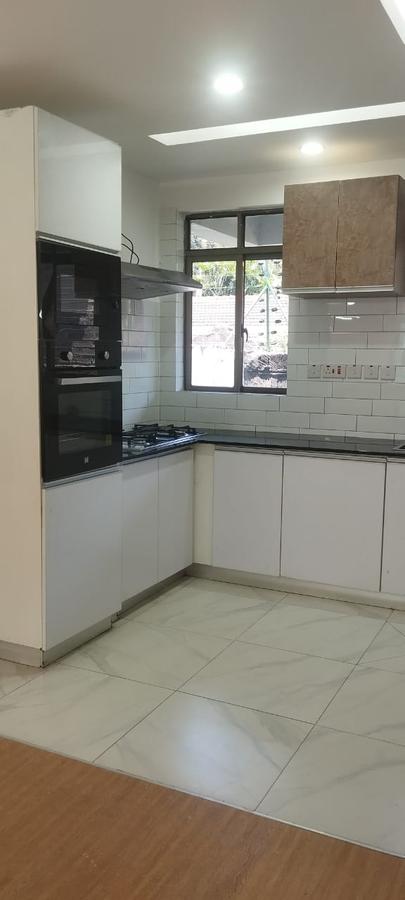 4 Bed Apartment with En Suite in Lavington - 18