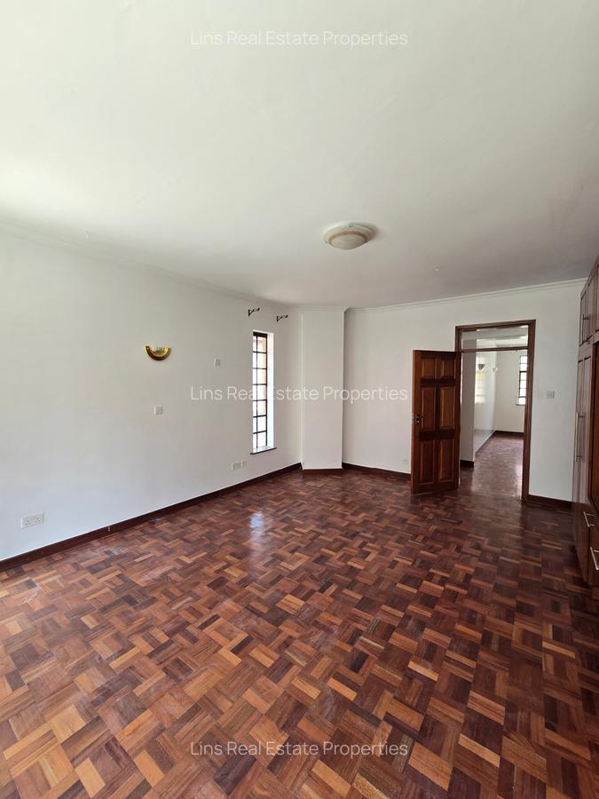 5 Bed Townhouse with En Suite in Lavington - 11