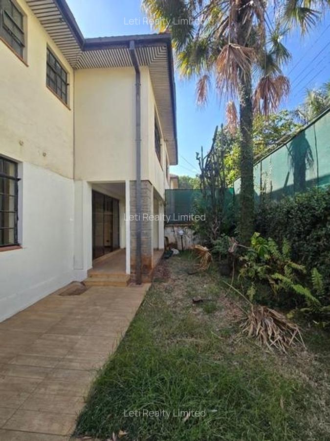 4 Bed Townhouse with En Suite in Lavington - 2