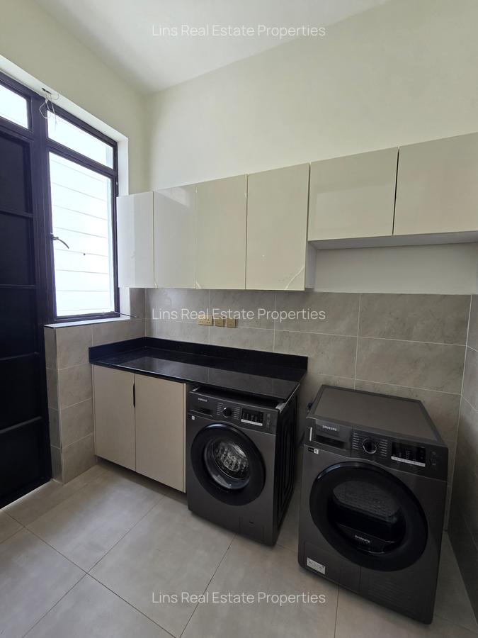 5 Bed Townhouse with En Suite in Kitisuru - 14