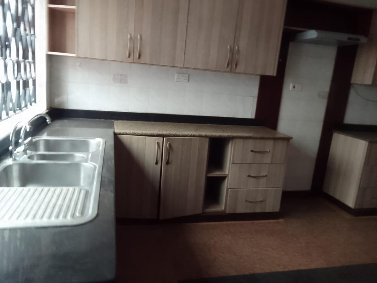 4 Bed Villa with En Suite in Westlands Area - 7