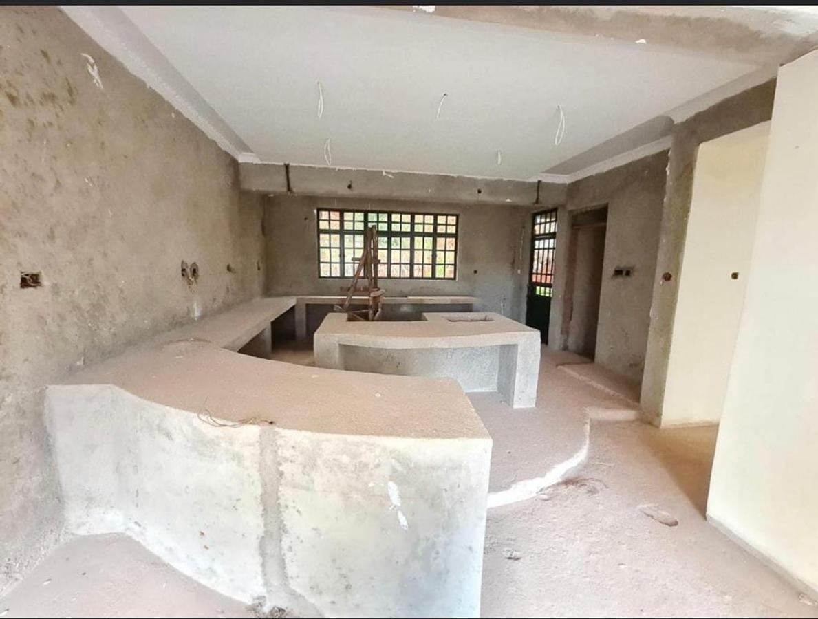 7 Bed House with En Suite at Kerarapon Drive - 8