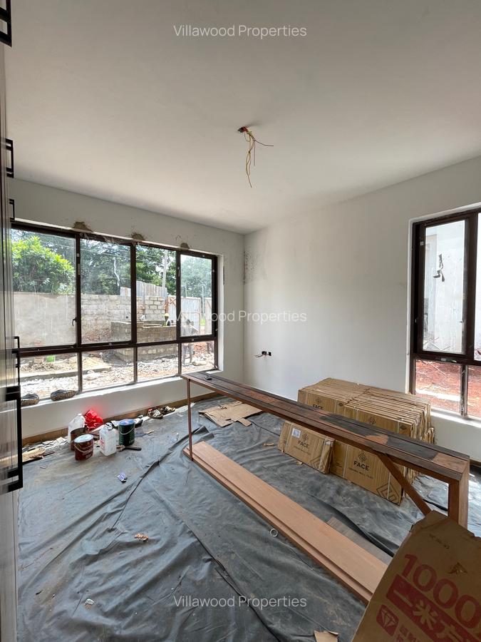 5 Bed Villa with En Suite in Kyuna - 12