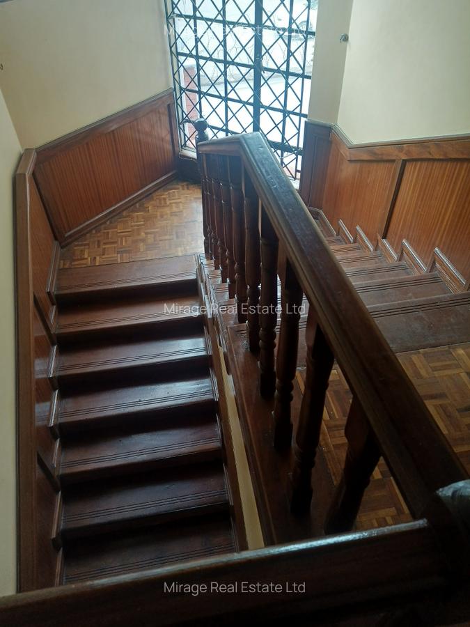 5 Bed Townhouse with En Suite in Kilimani - 13