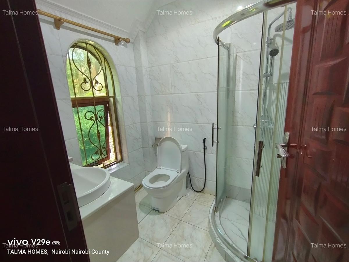 5 Bed Townhouse with En Suite at Valley Arcade Area - 14