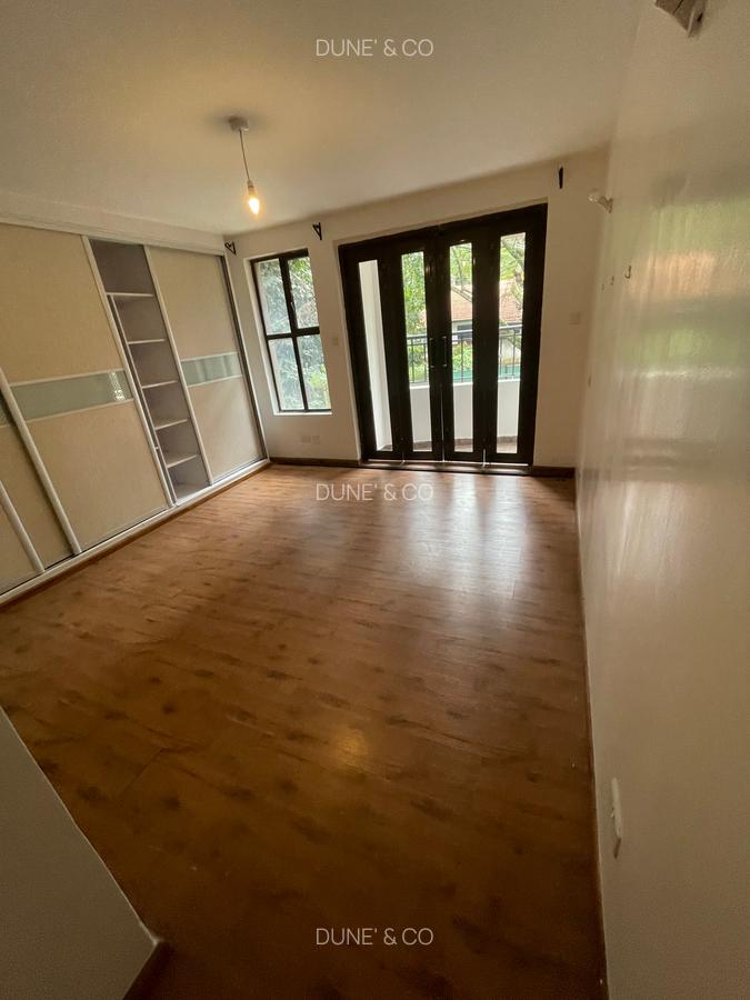2 Bed Apartment with En Suite in Riverside - 15