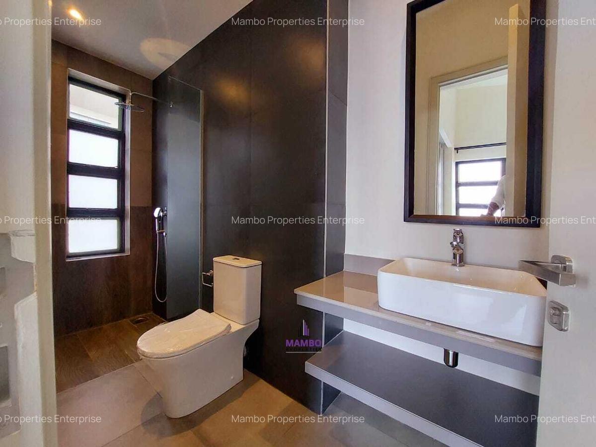 4 Bed Villa with En Suite at Redhill - 16