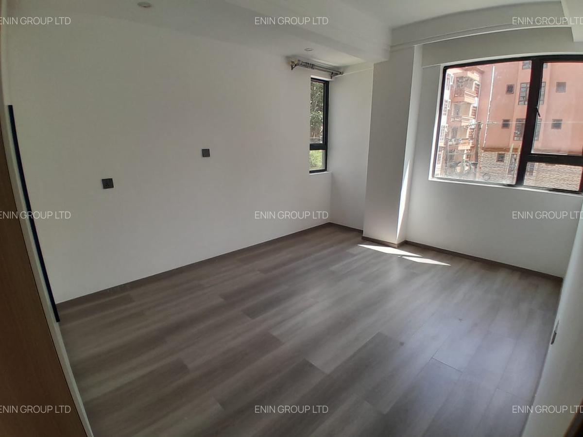 1 Bed Apartment with En Suite in Hurlingham - 3