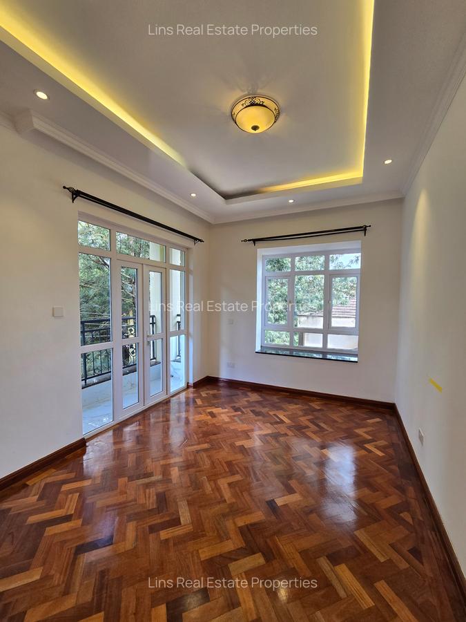 5 Bed Townhouse with En Suite in Lavington - 5