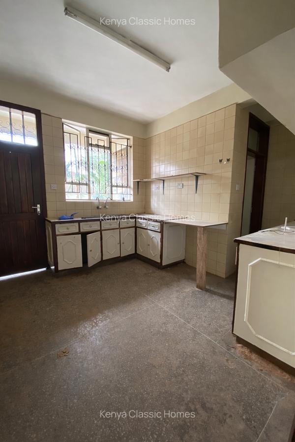 5 Bed Townhouse with En Suite at Kilimani - 13