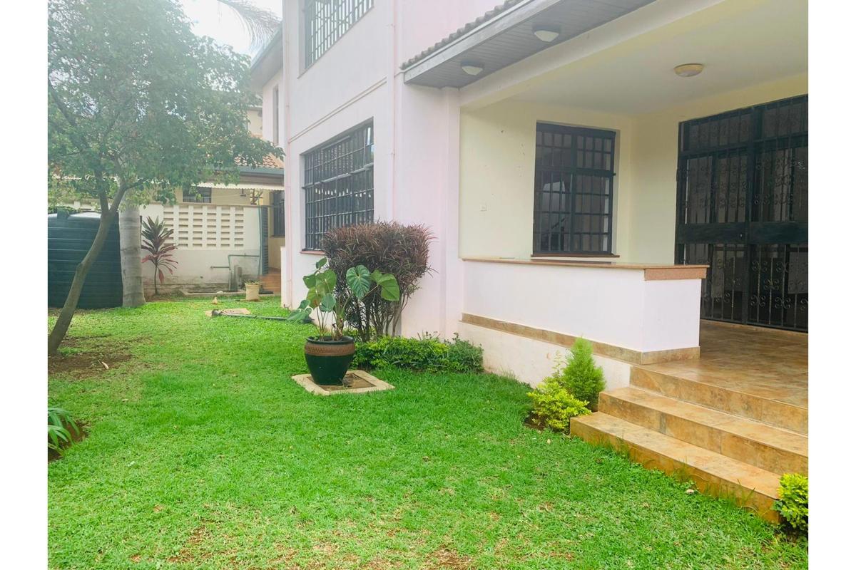 4 Bed Townhouse with En Suite in Lavington - 3